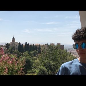 Meet your Posher, Diego